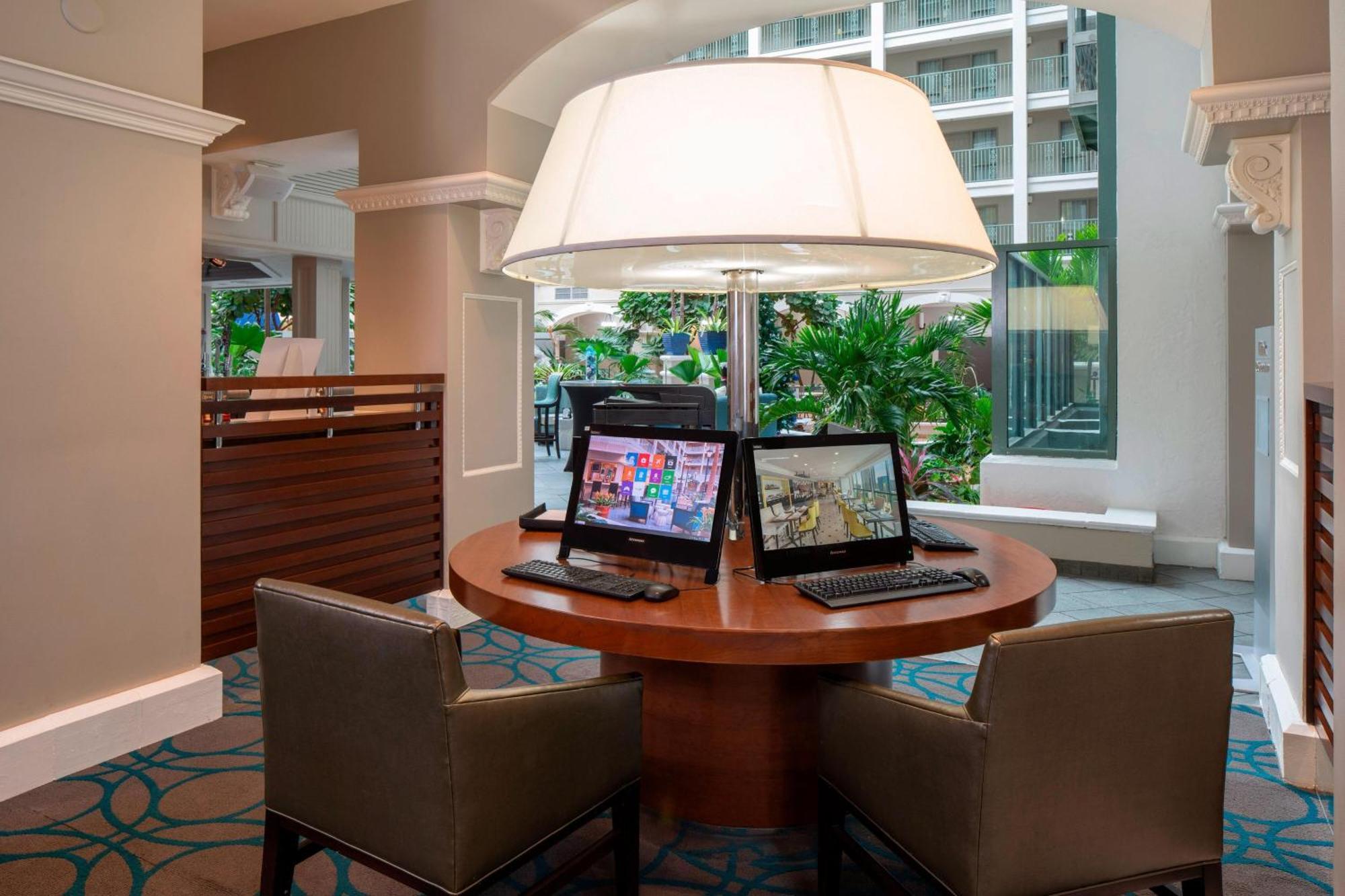 Sheraton Suites Fort Lauderdale At Cypress Creek Exteriör bild