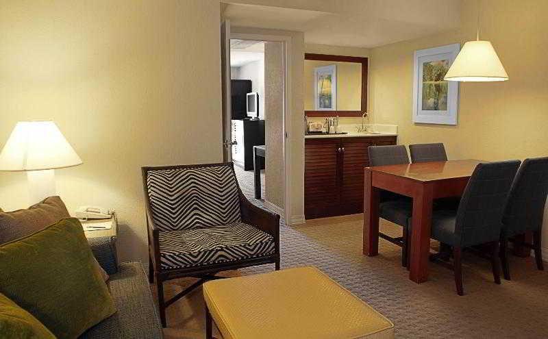 Sheraton Suites Fort Lauderdale At Cypress Creek Exteriör bild
