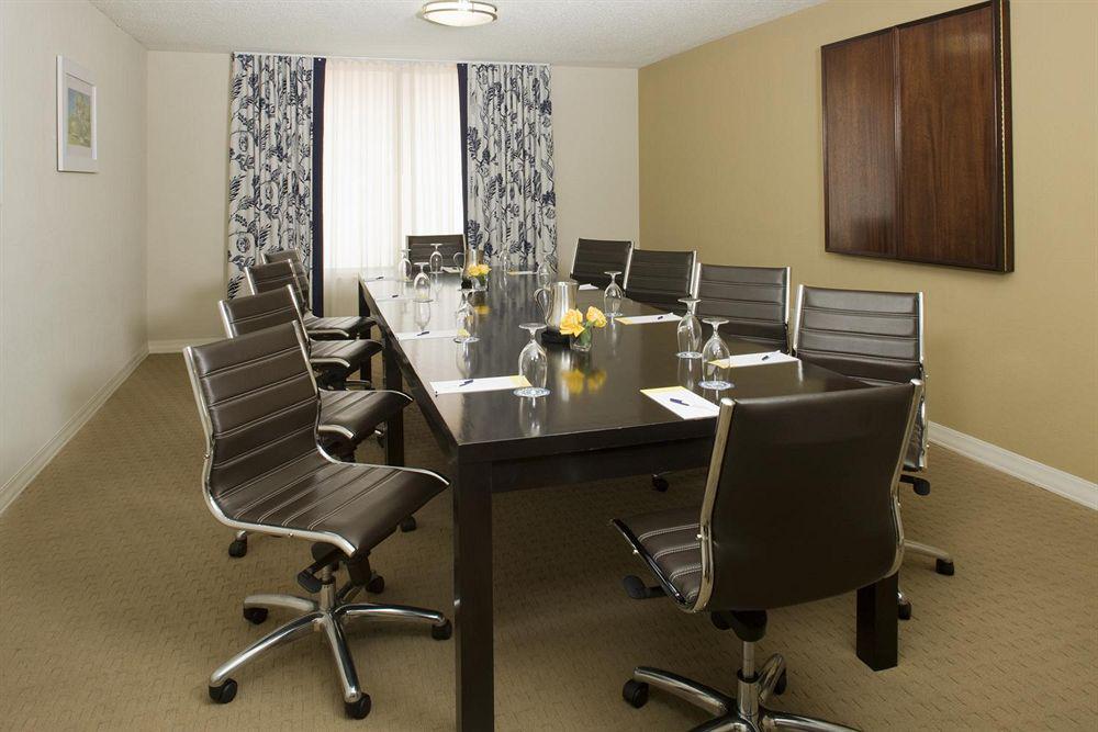 Sheraton Suites Fort Lauderdale At Cypress Creek Exteriör bild
